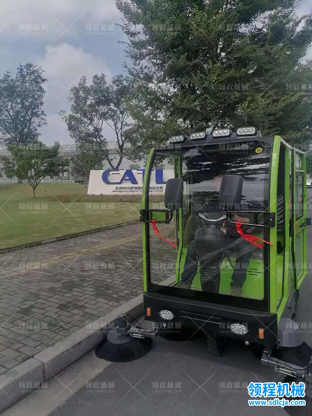 领程电动扫地车客户案例之宁德时代01