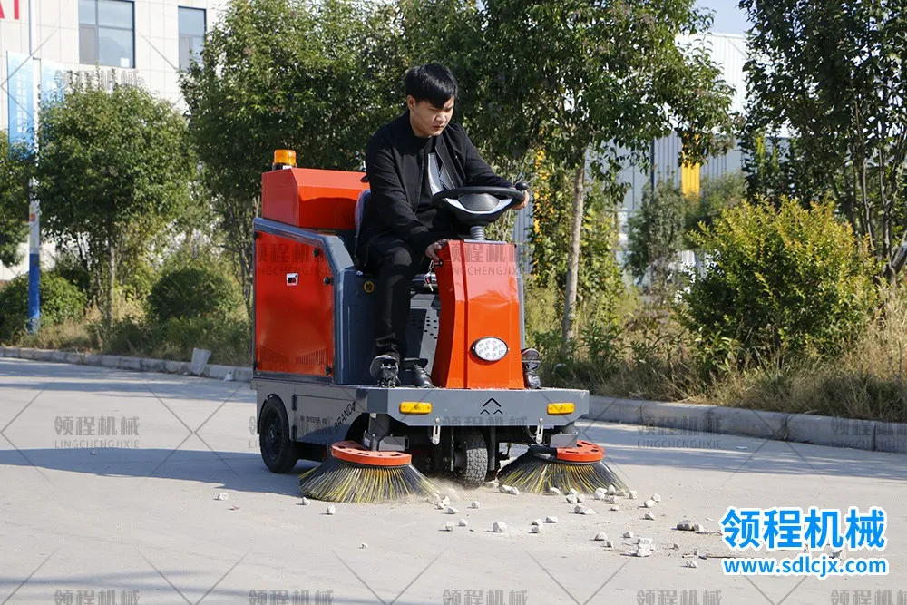 LC-D16型电动扫地车图3.jpg